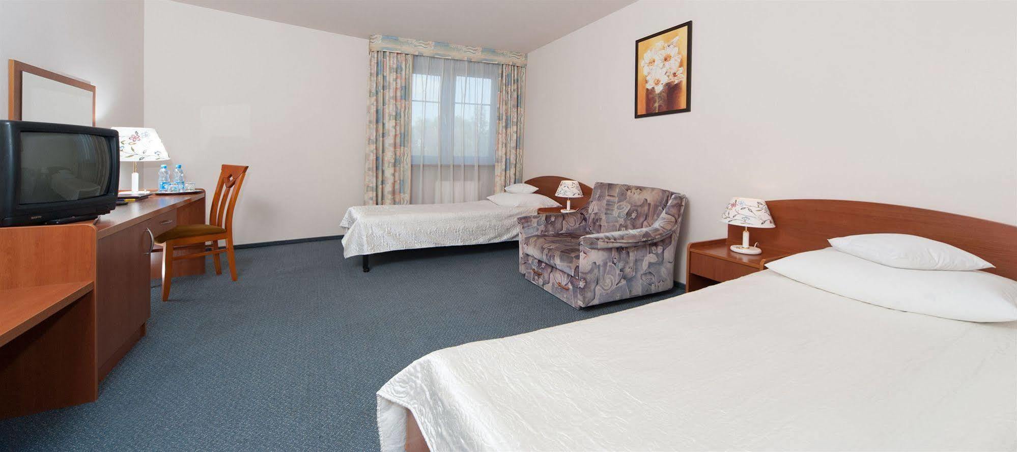Hotel Gromada Radom Centrum Esterno foto
